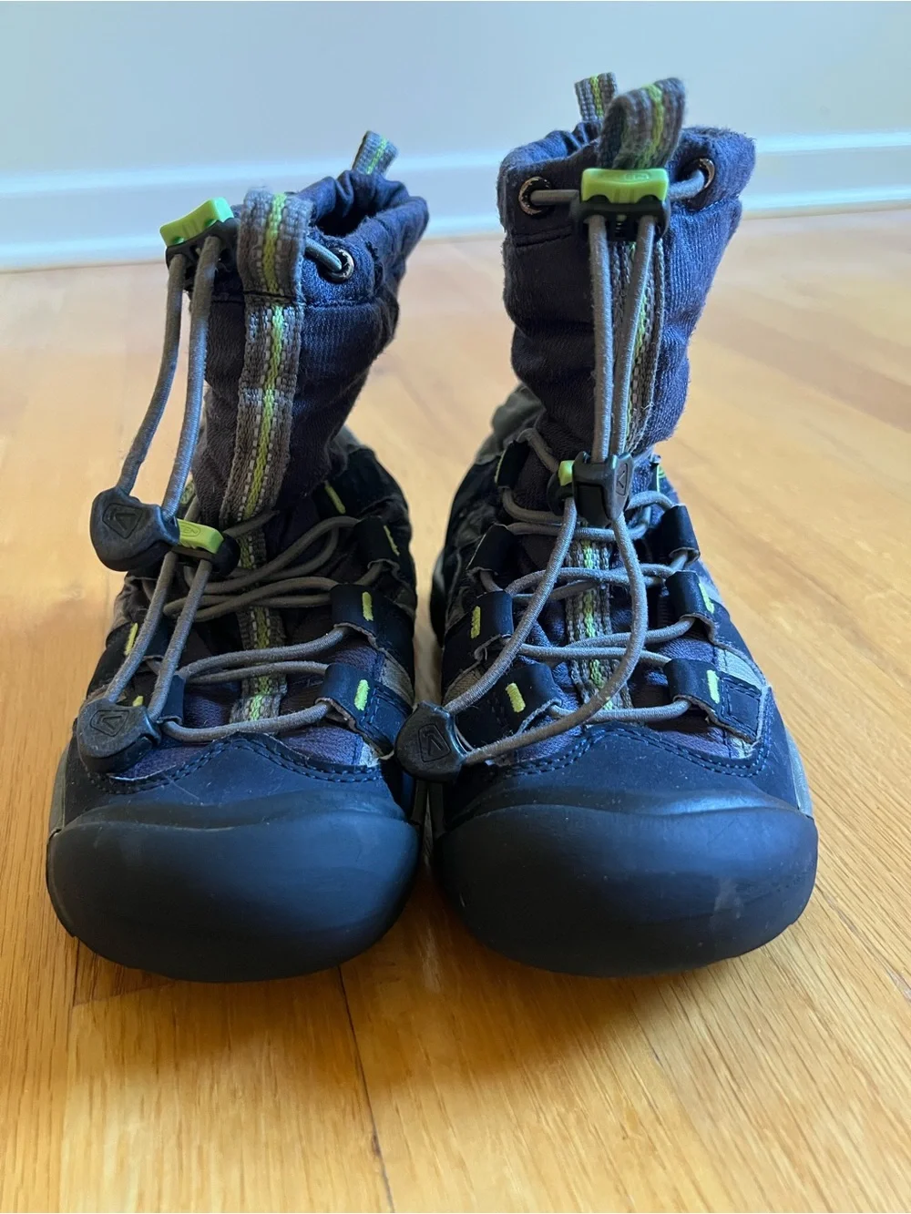 KEEN Kids Navy, Gray and Lime Lace-Up Winter Boots size 12